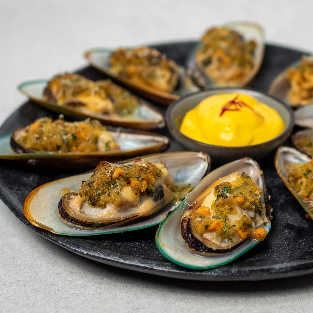 Gratinated green shell mussels &amp; saffron aioli | HONEST CATCH