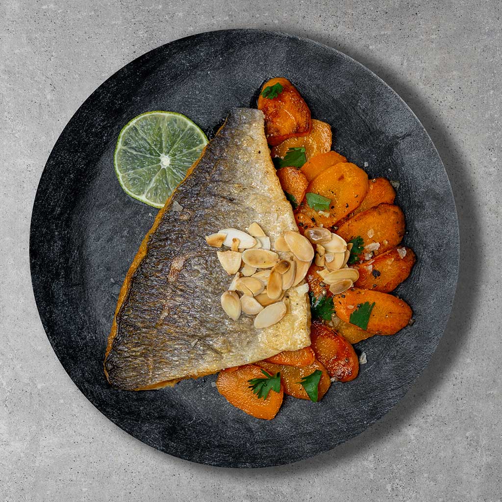 Sea bream fillet on caramelized carrots | HONEST CATCH